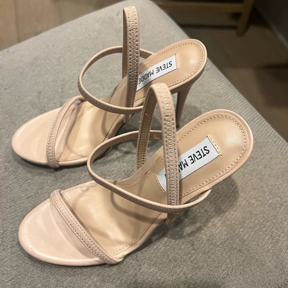 New Steve Madden Nude heals size 6